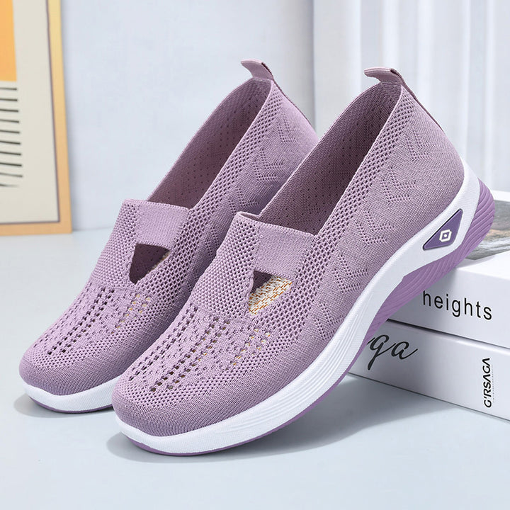 Women's lightweight breathable slip-on sneakers with elastic knit upper and orthopedic comfort sole Mune Fashion
