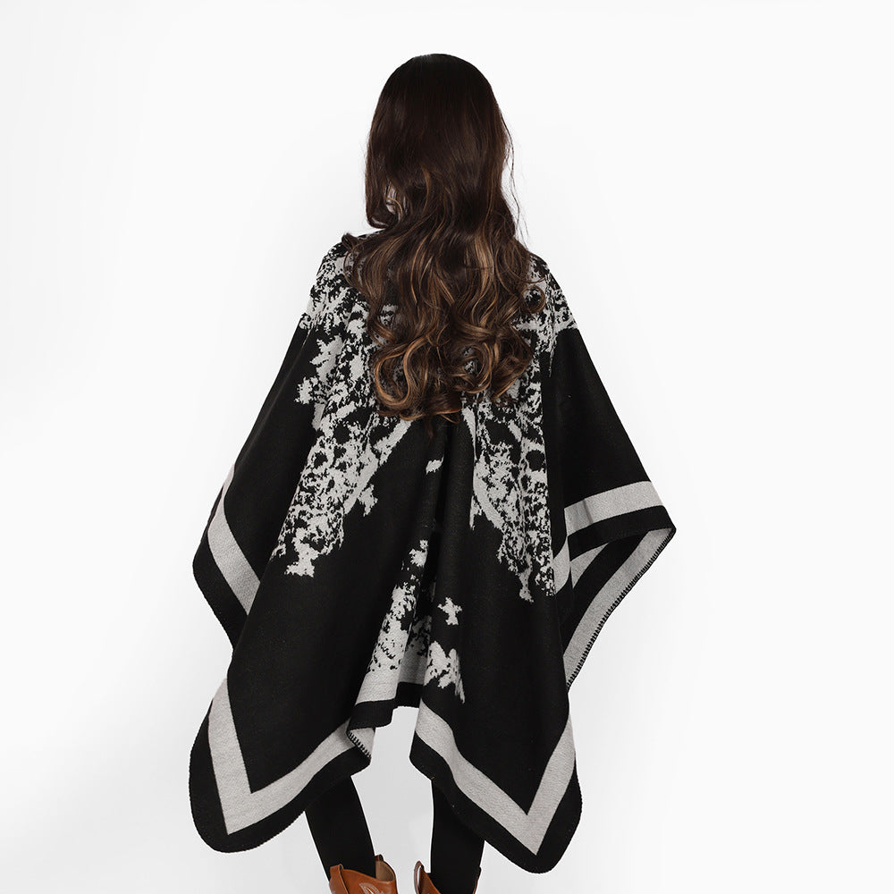 Women's Oversize Jacquard Cape made of wool blend with abstract floral pattern Mune Fashion