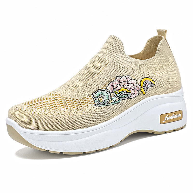 Women Sporty Stretch Sneakers with Floral Application and Cushioned Sole Mune Fashion