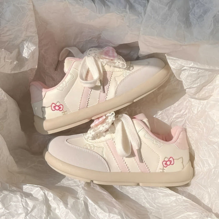 Women's sporty sneakers with unique animal motifs and decorative lacing Mune Fashion