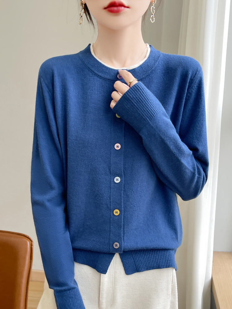 Women's Lightweight Fine Knit Cardigan with Round Neckline and Colorful Buttons Mune Fashion