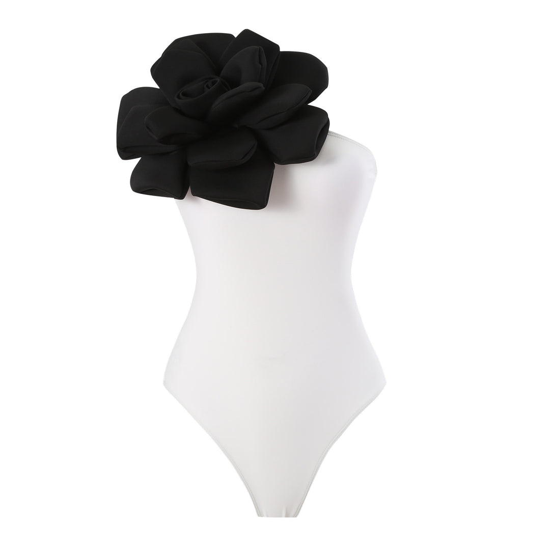 Women's swimsuit with floral accents and casual lace skirt Mune Fashion
