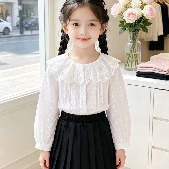 Girl's blouse with romantic lace collar and intricate design Mune Fashion