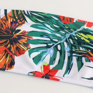 Women’s bandeau bikini set with tropical floral design Mune Fashion