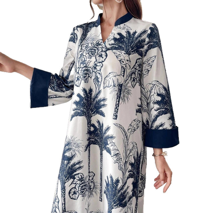 Women's maxi dress in satin look with palm print, stand-up collar and wide 3/4 sleeves Mune Fashion