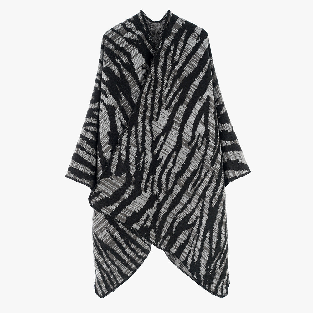 Ladies Rectangular Ruana-Overlay with Extravagant Animal-Jacquard and Open Draping Mune Fashion