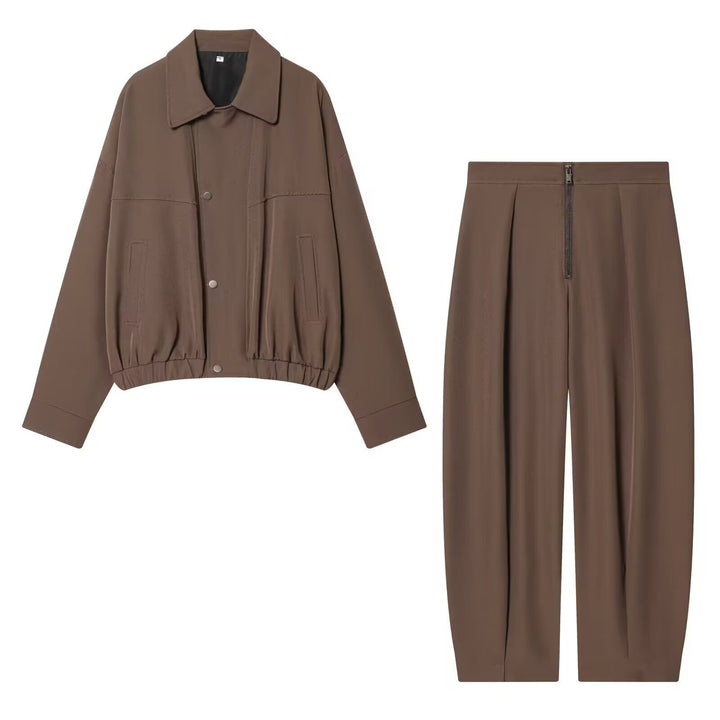 Women wide cropped pants with high waist, pleats and visible front zipper Mune Fashion