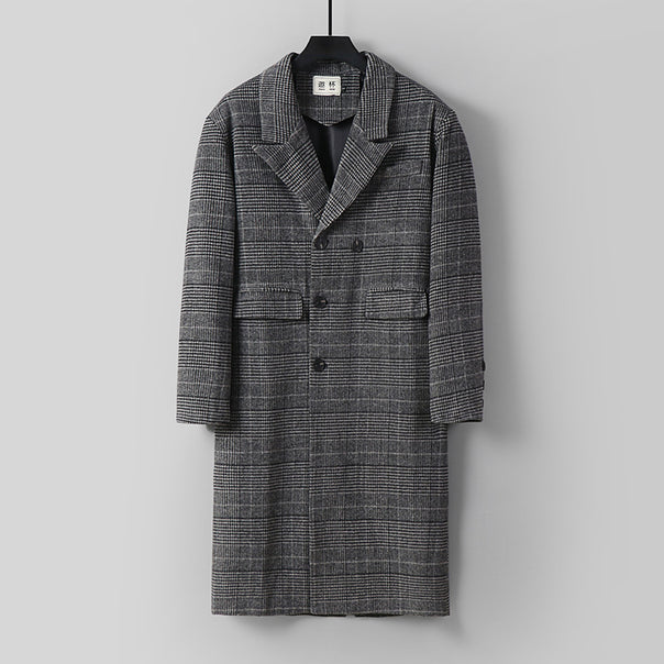 Men's checked long coat made of wool blend with classic lapels and straight cut Mune Fashion