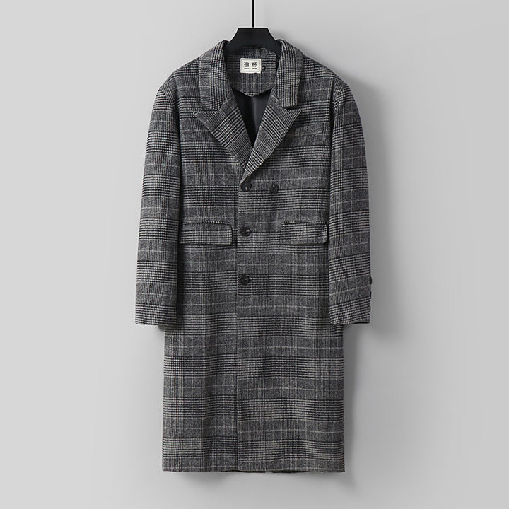 Men's checked long coat made of wool blend with classic lapels and straight cut Mune Fashion