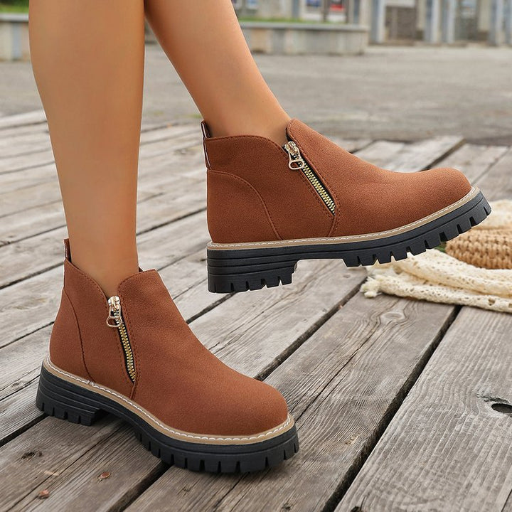 Ladies Chelsea ankle boots with textured rubber sole and side zipper Mune Fashion