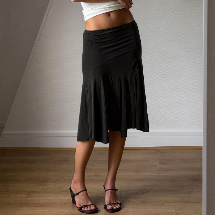 Women's midi skirt with flared panels and shaped seams Mune Fashion
