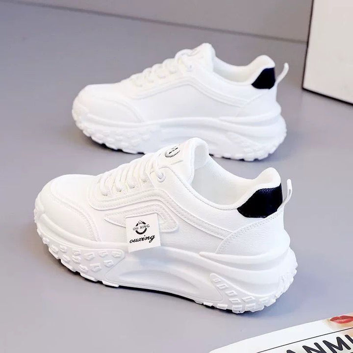 Women's sporty sneakers with dynamic sole and modern design Mune Fashion