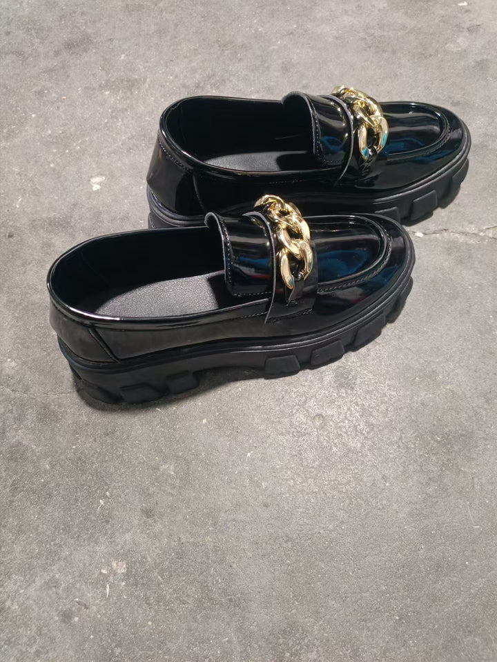 Women's trendy patent loafers with chunky profile sole and gold chain application Mune Fashion