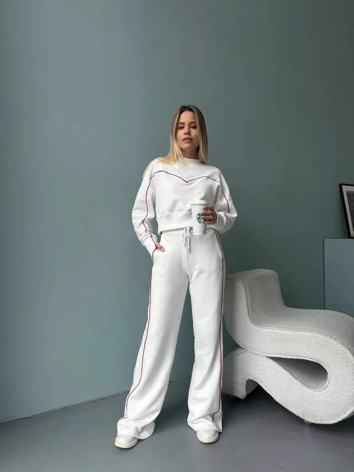 Women's short oversized sweatshirt with drawstring joggers and contrast seams Mune Fashion
