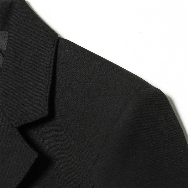 Women’s short blazer in sculpted look with dart seams and figure-flattering silhouette Mune Fashion