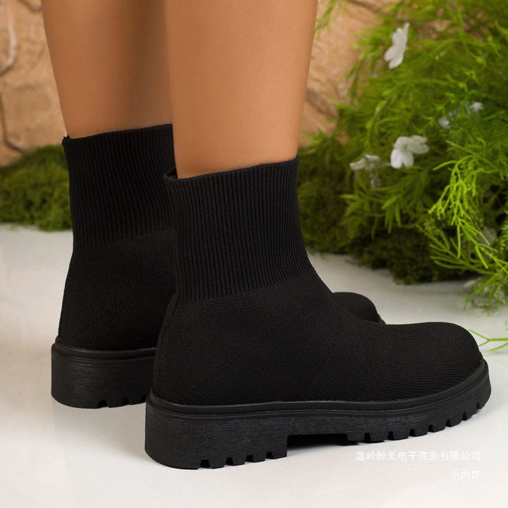 Ladies' knitted sock ankle boots with elastic ribbed cuff, shock-absorbing lightweight sole and robust tractor profile Mune Fashion