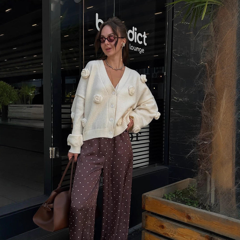 Women's Oversized Knit Cardigan with Three-Dimensional Rose Appliqués and V-Neck Mune Fashion