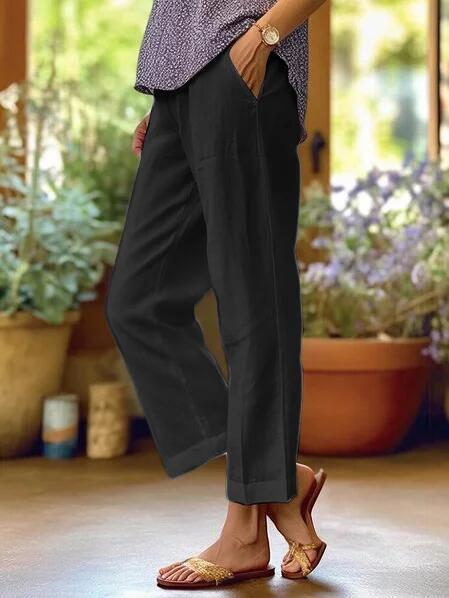 Ladies casual cropped trousers with straight leg, subtle crease and side pockets Mune Fashion