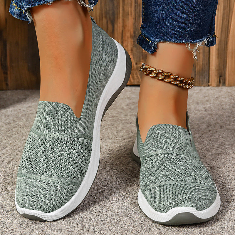 Ladies' elegant knit slippers with reinforced toe cap, flexible cushioning platform, and pull tab Mune Fashion