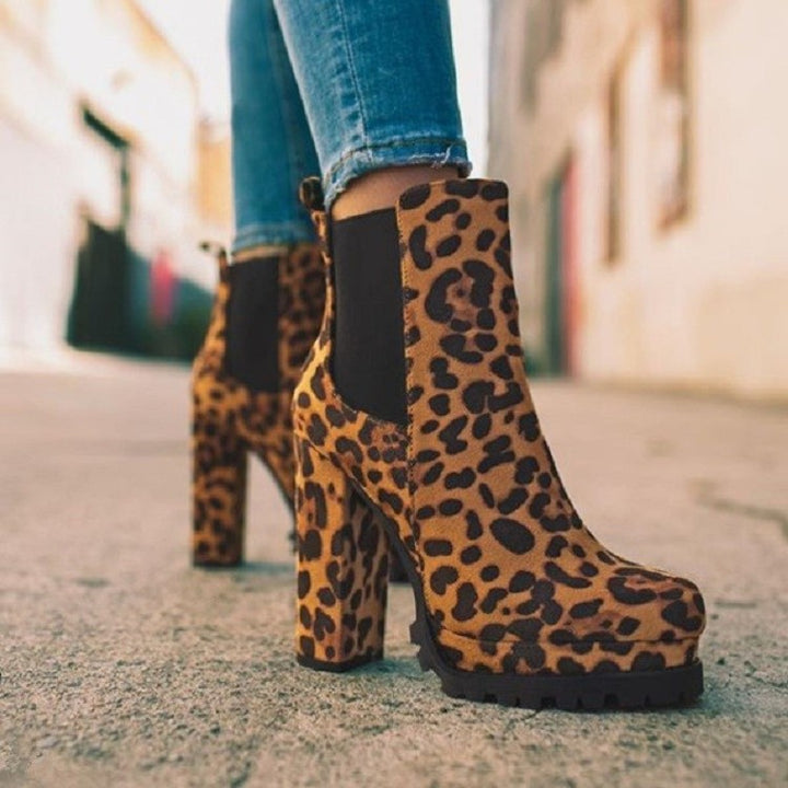 Ladies nan Chelsea ankle boots with platform, robust tractor profile and suede look Mune Fashion