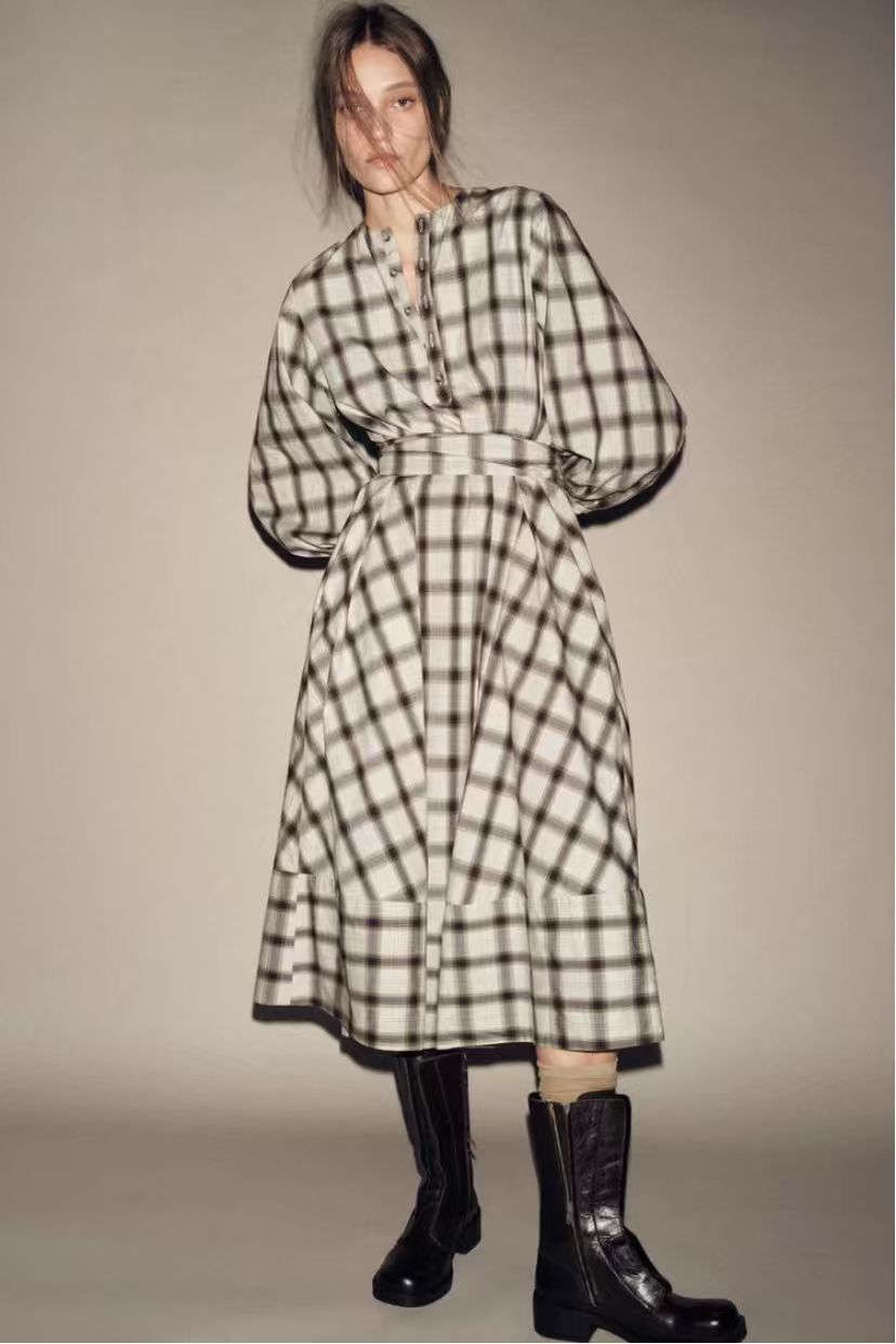Ladies checked midi dress with balloon sleeves, waist belt and decorative button placket Mune Fashion