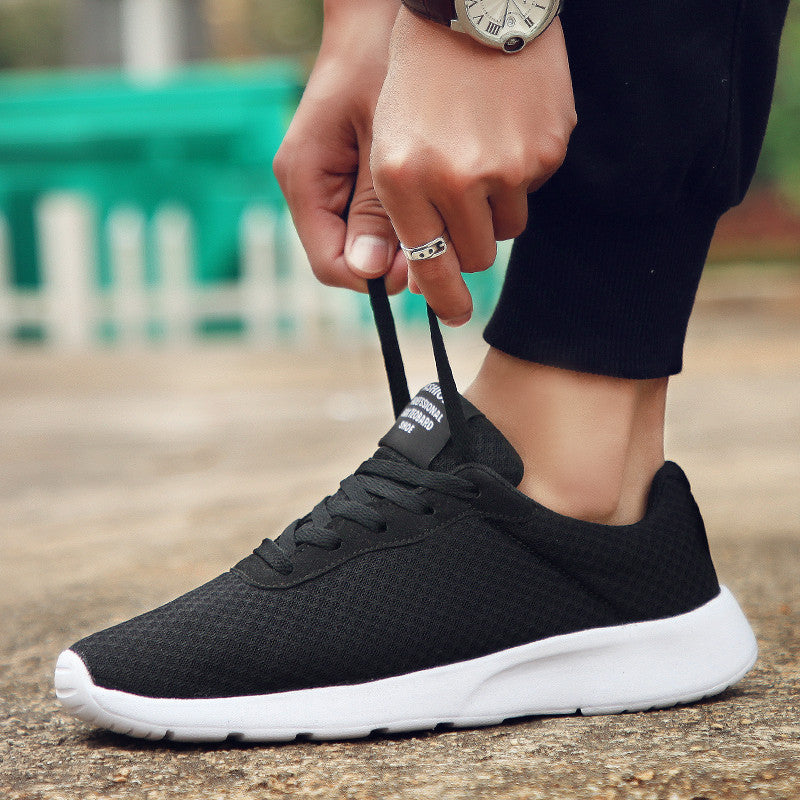 Unisex lightweight training sneakers with seamless knitted upper material, padded heel collar, and responsive EVA midsole Mune Fashion