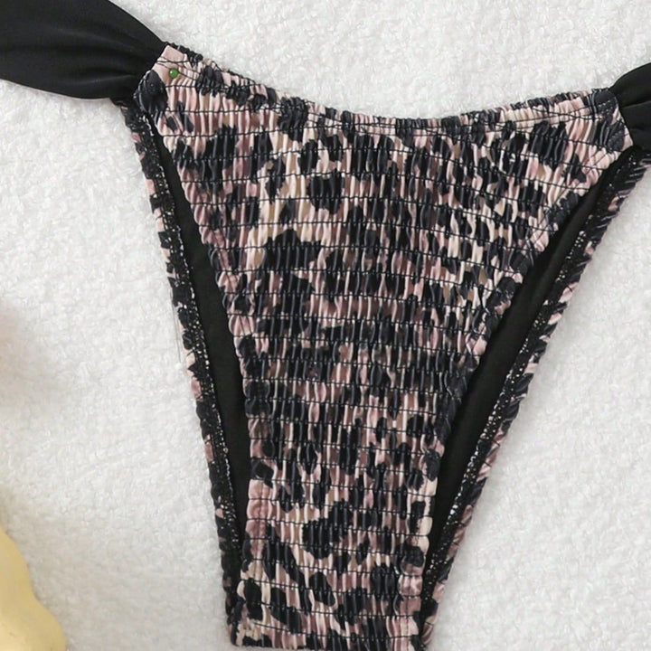 Women Triangle Bikini with Elegant Band Design Mune Fashion