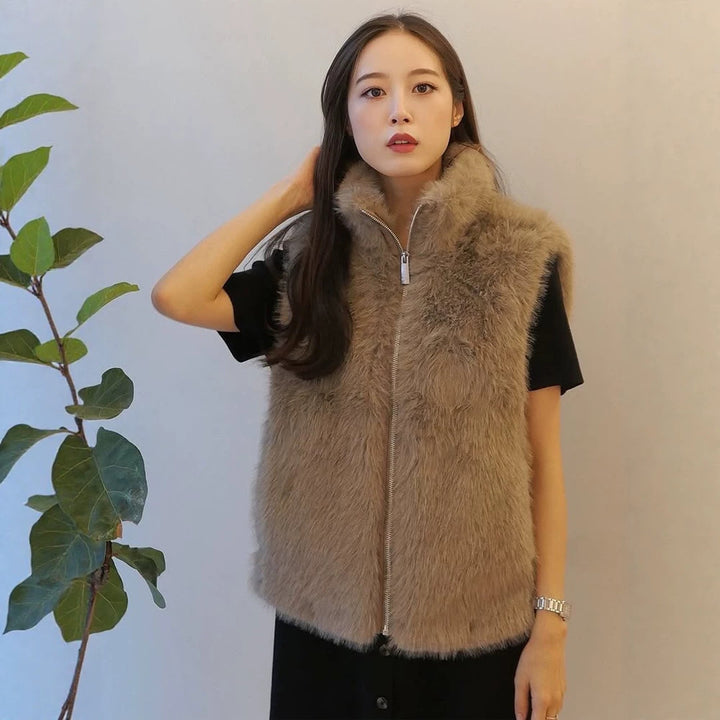 Women's Sleeveless Faux Fur Vest with Stand-Up Collar and Full-Zip Mune Fashion