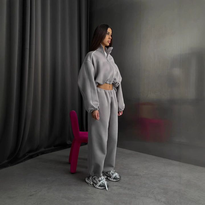Women's cropped zip hoodie with drawstring waistband, oversized sleeves and contrasting piping Mune Fashion