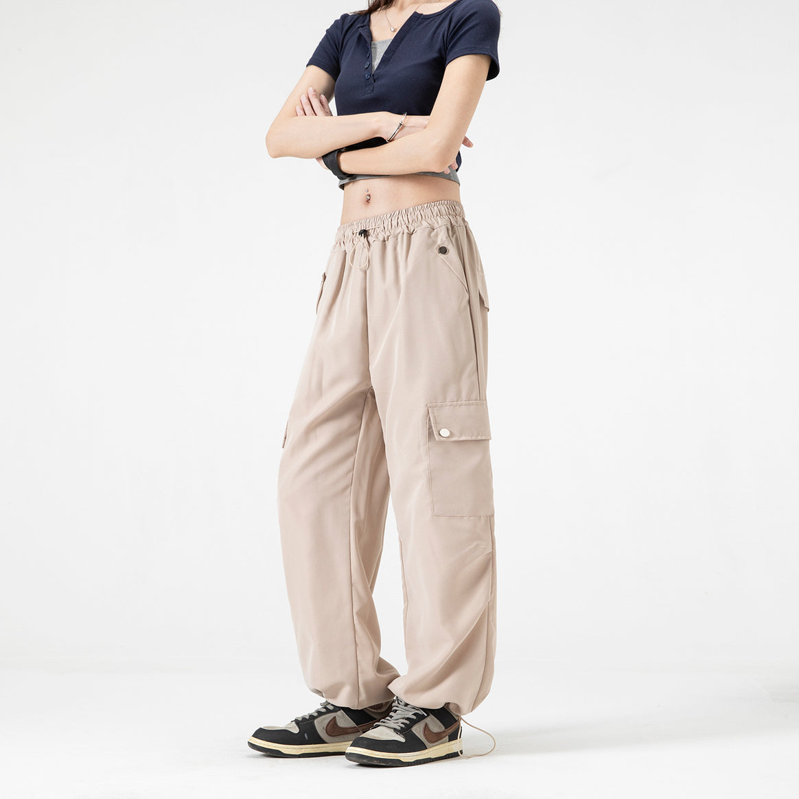 Damen Baggy-Cargo-Hose mit Tunnelzugbund, großen Klappentaschen und verstellbarem Saum Mune Fashion