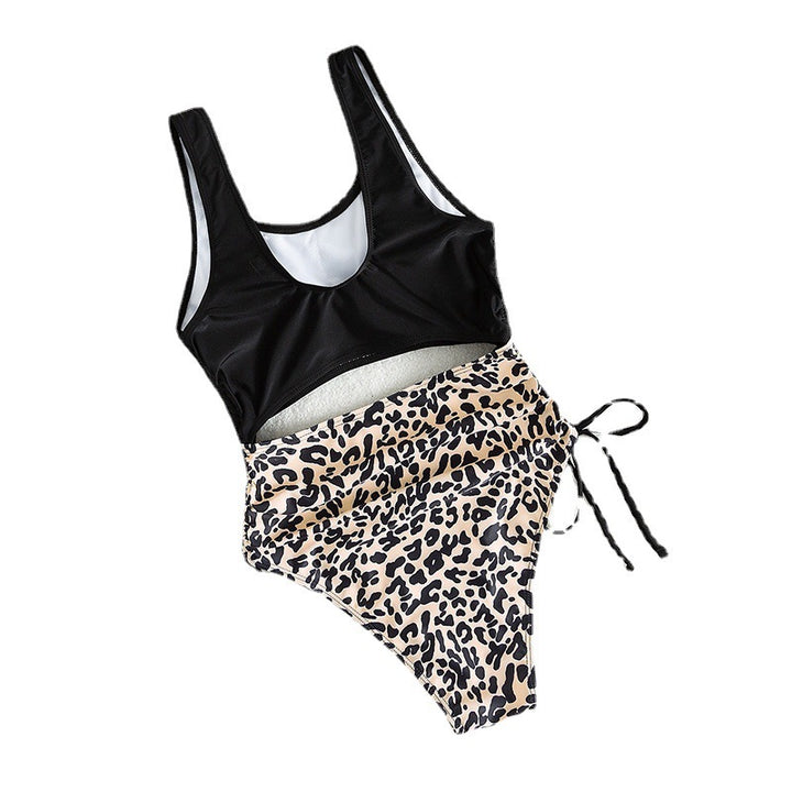 Women's Cut-Out Swimsuit with Fashionable Leopard Print Mune Fashion