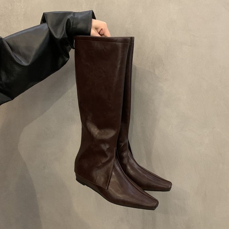 Women's knee-high slim fit pull-on boots with square toe Mune Fashion