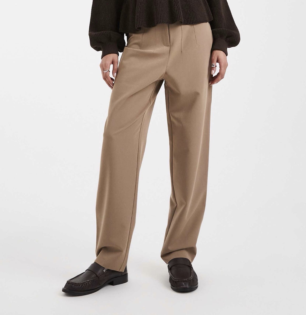 Women's high-waisted straight-cut trousers with crease Mune Fashion