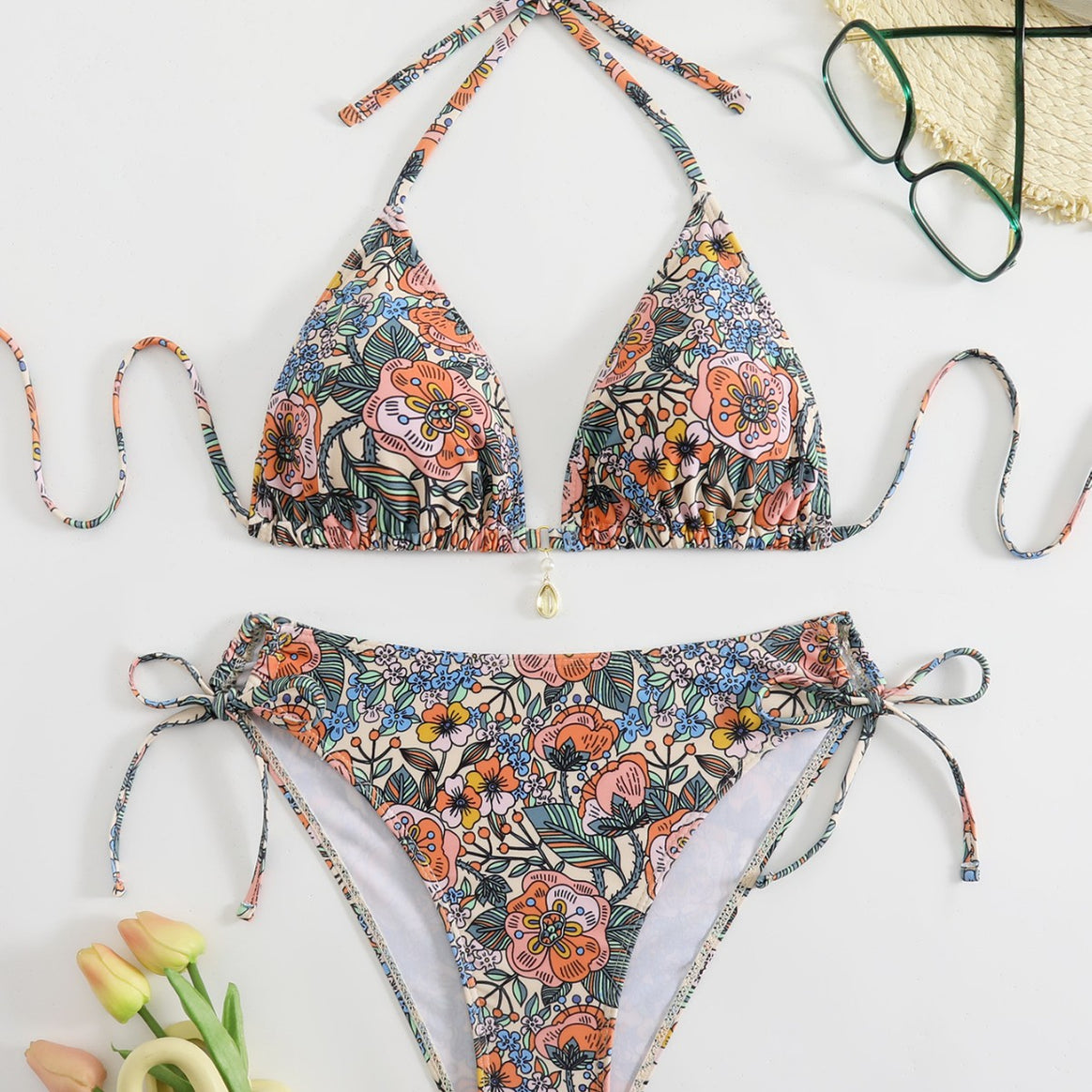 Women's bikini set with playful floral pattern and adjustable straps Mune Fashion