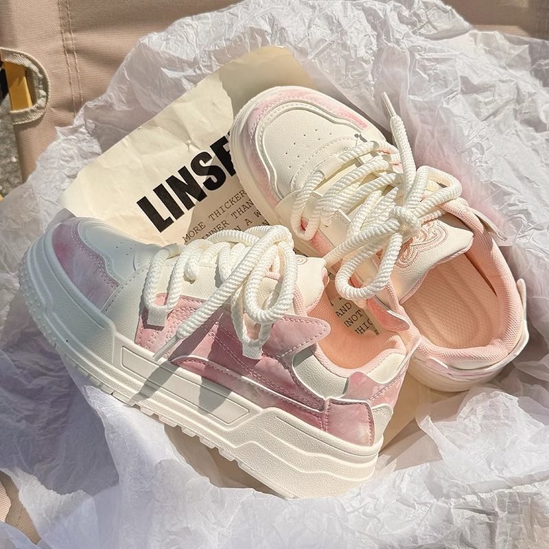 Ladies fashionable sneakers with innovative plateau design and breathable upper material hybrid structure Mune Fashion