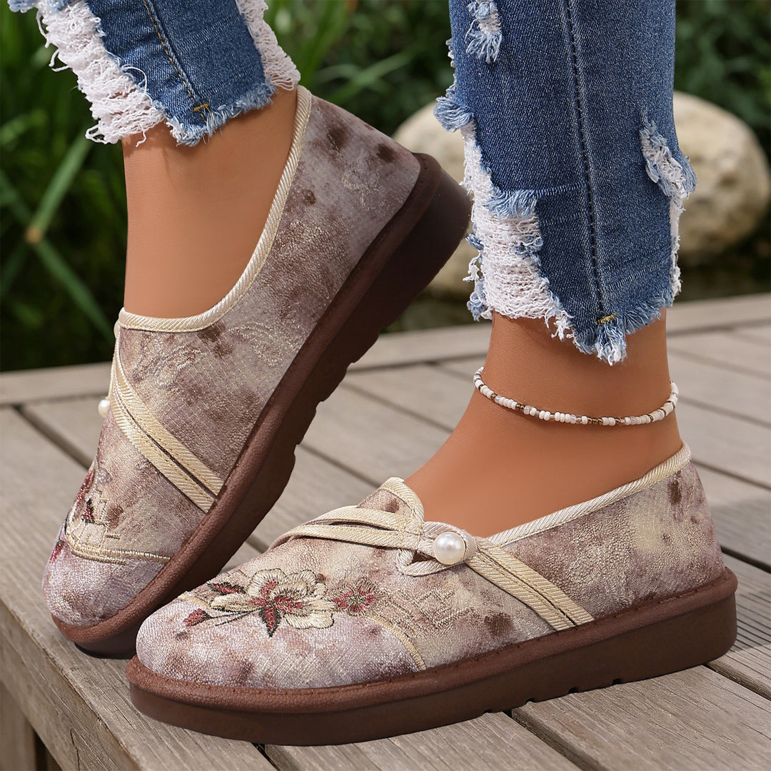 Ladies embroidered velvet slipper with bead closure and non-slip platform sole Mune Fashion
