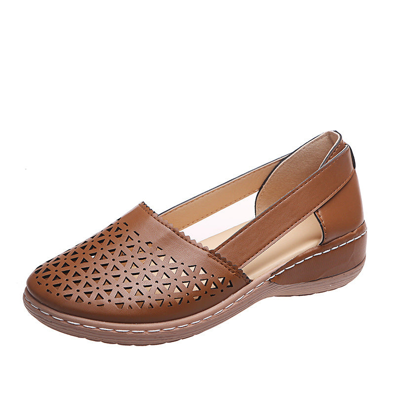 Women's perforated slipper pumps with side cut-outs, elastic heel strap, and cushioning comfort sole Mune Fashion