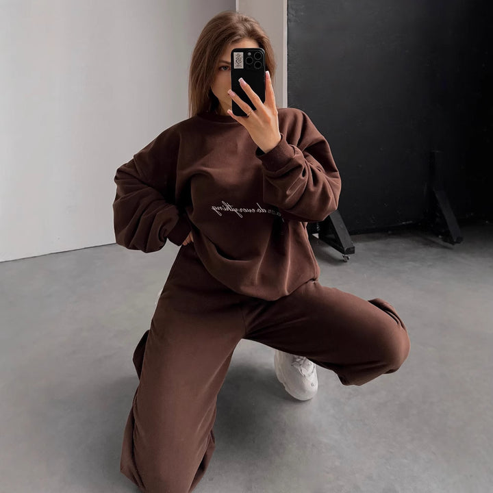 Women's Oversized Sweatshirt and high-waisted Jogging Pants Loungewear Set made of soft Cotton Fleece with elastic waistband Mune Fashion