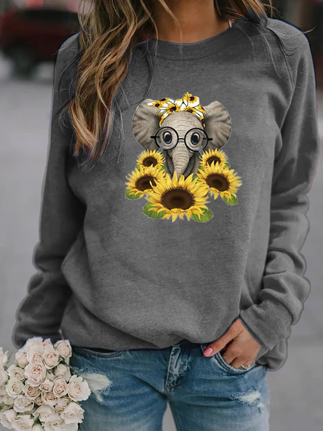 Women’s sweatshirt with elephant print, sunflower motif, and soft fleece Mune Fashion