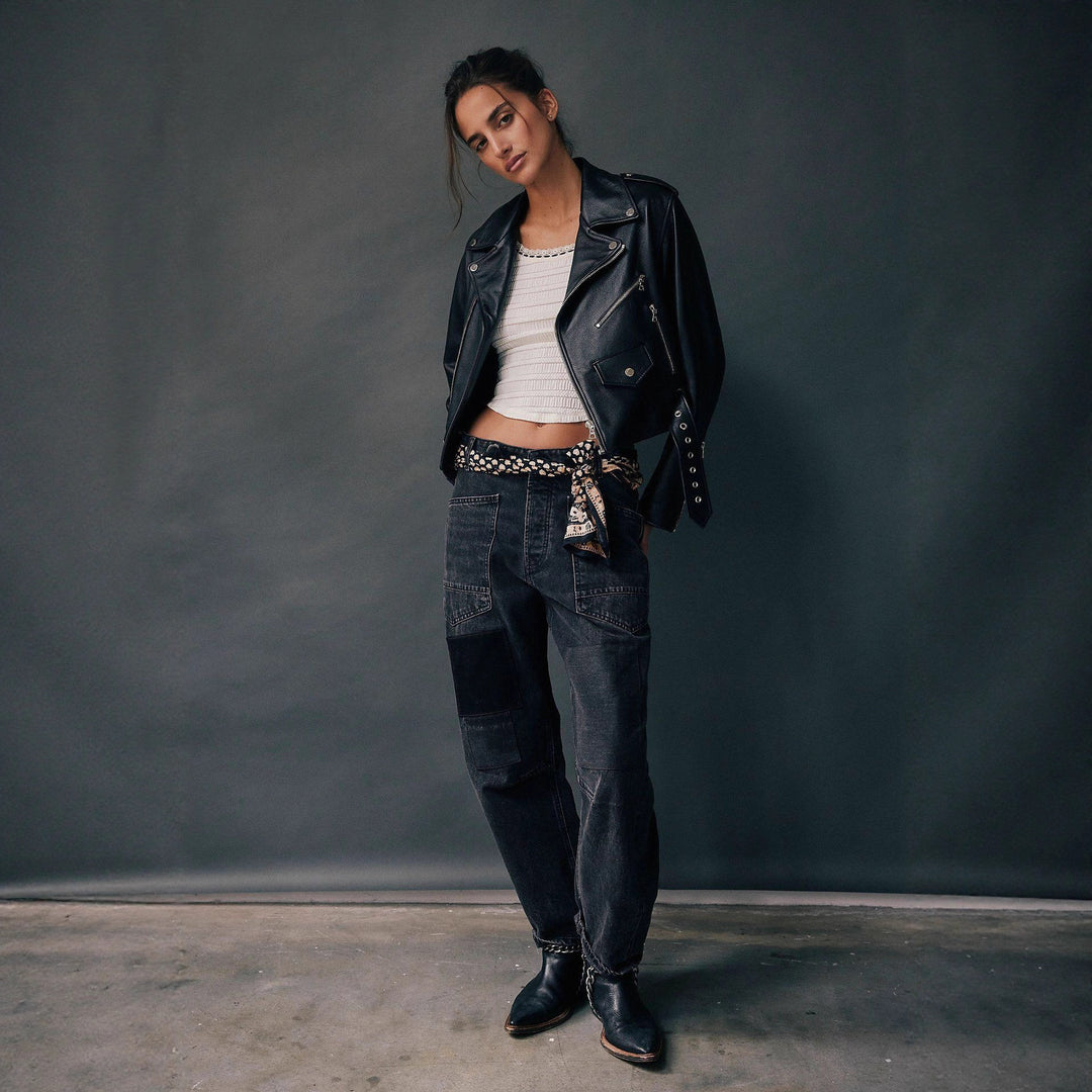 Women's high-waisted jeans in a loose fit with patch pockets and drawstring Mune Fashion