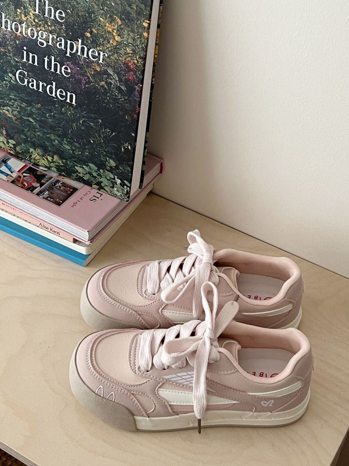 Women's sporty sneakers with breathable mesh details Mune Fashion