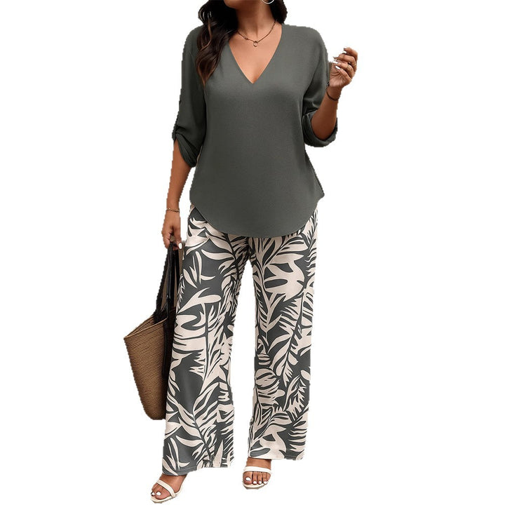 Ladies V-shaped blouse with casual cut and palm pattern pants set Mune Fashion