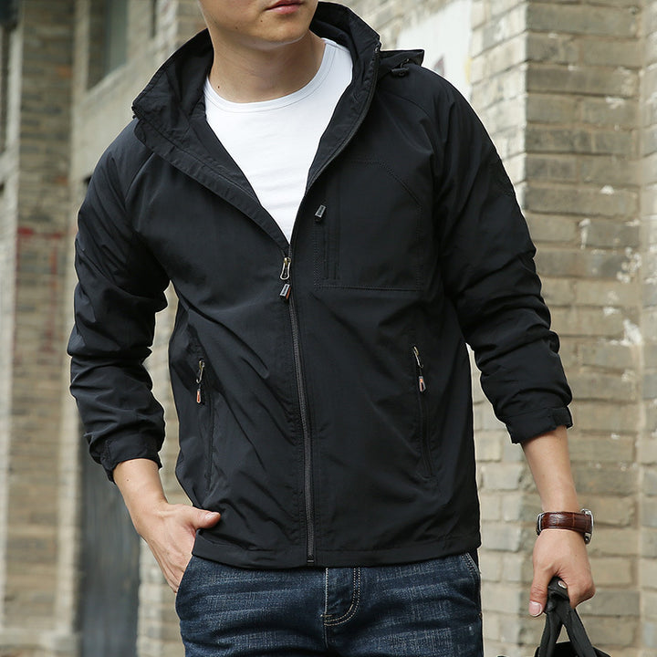 Men's lightweight water-repellent hooded jacket with zippered pockets and elastic cuffs Mune Fashion