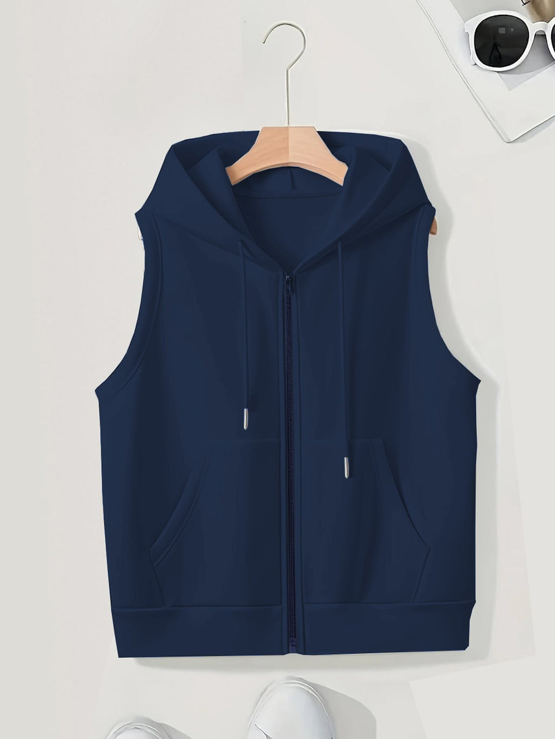 Women's Sleeveless Zip Hoodie Vest made of soft sweat with kangaroo pockets Mune Fashion