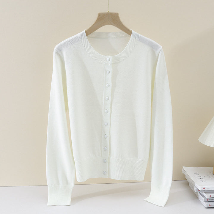 Women's fine knit cardigan with round neck and pearl buttons Mune Fashion