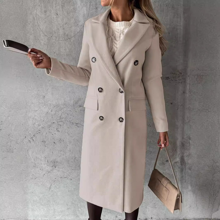 Women's double-breasted coat with lapel collar, patch pockets, and knee-length cut Mune Fashion
