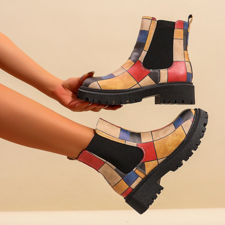 Women's Chelsea Boots with Trendy Pattern and Slip-Resistant Sole Mune