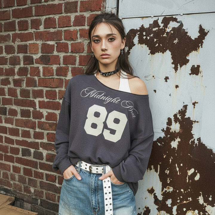 Women's oversized sweatshirt in off-shoulder style with vintage front print and flared hem Mune Fashion