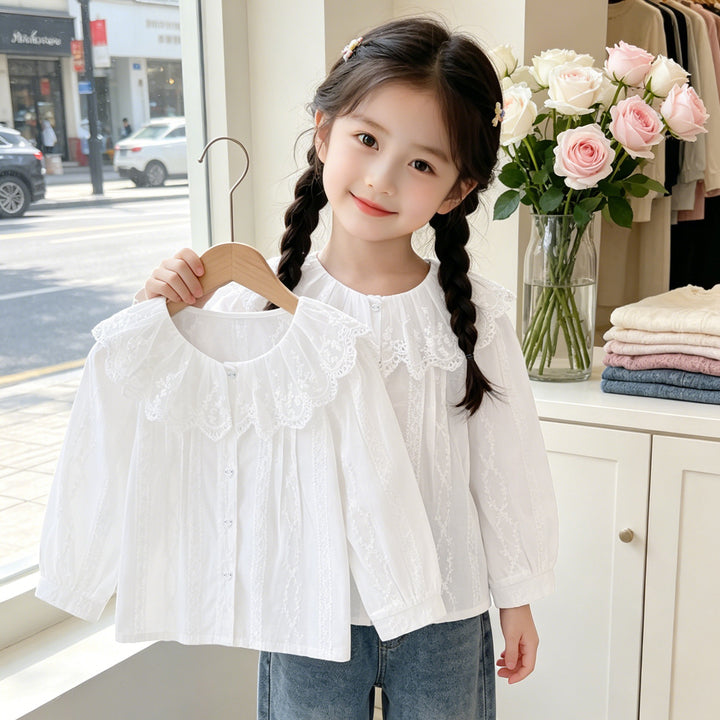 Girl's blouse with romantic lace collar and intricate design Mune Fashion