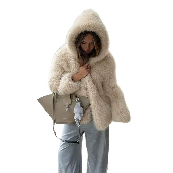 Women's short blazer made of long-fiber shaggy faux fur with high shawl collar and clear boxy silhouette Mune Fashion